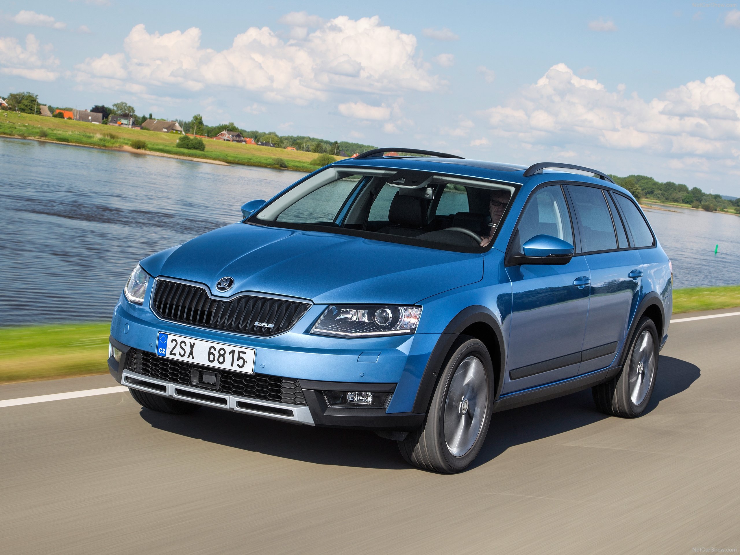 Skoda Octavia Scout - HD Wallpaper 