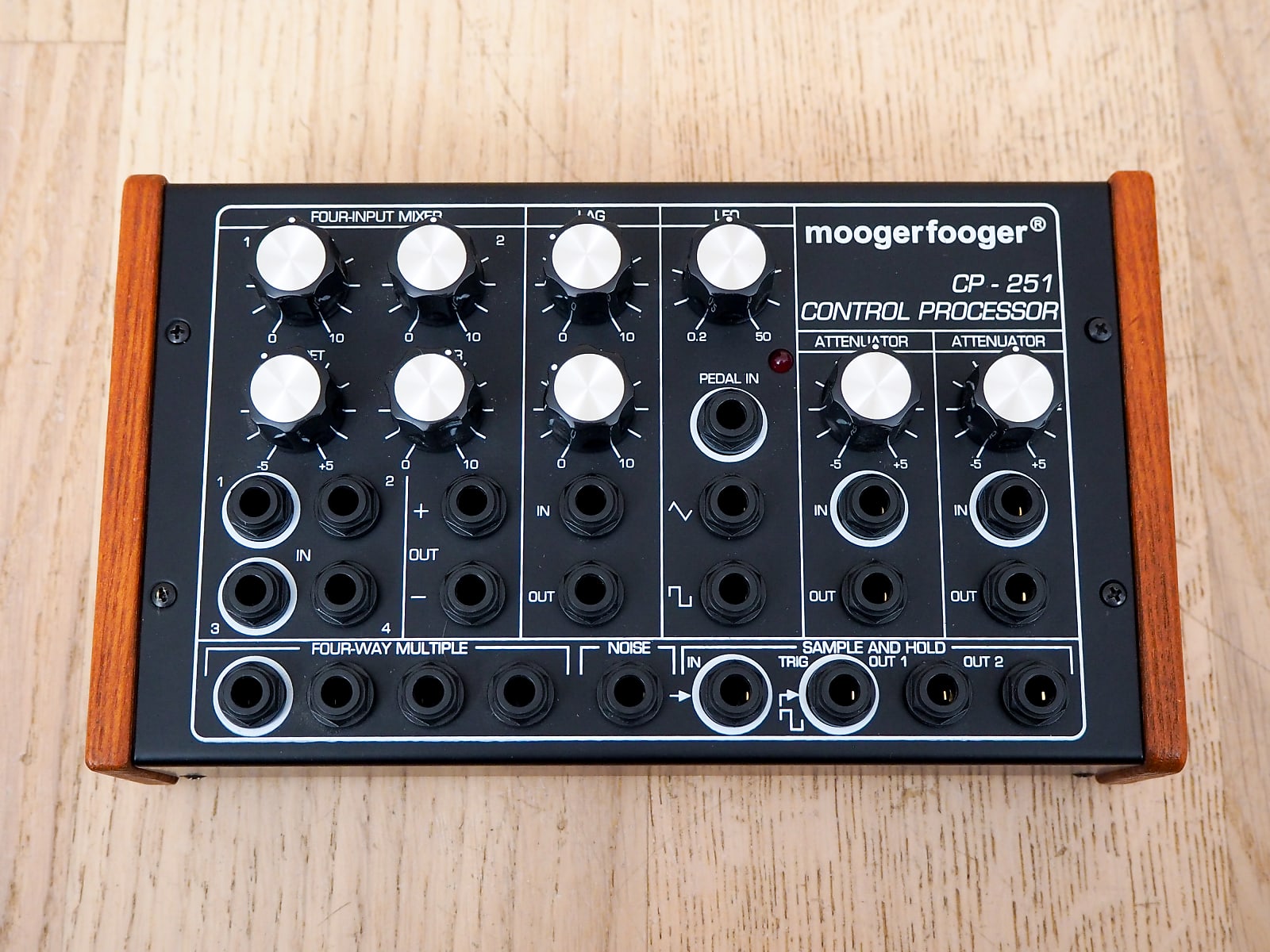 Moog Cp 251 - HD Wallpaper 