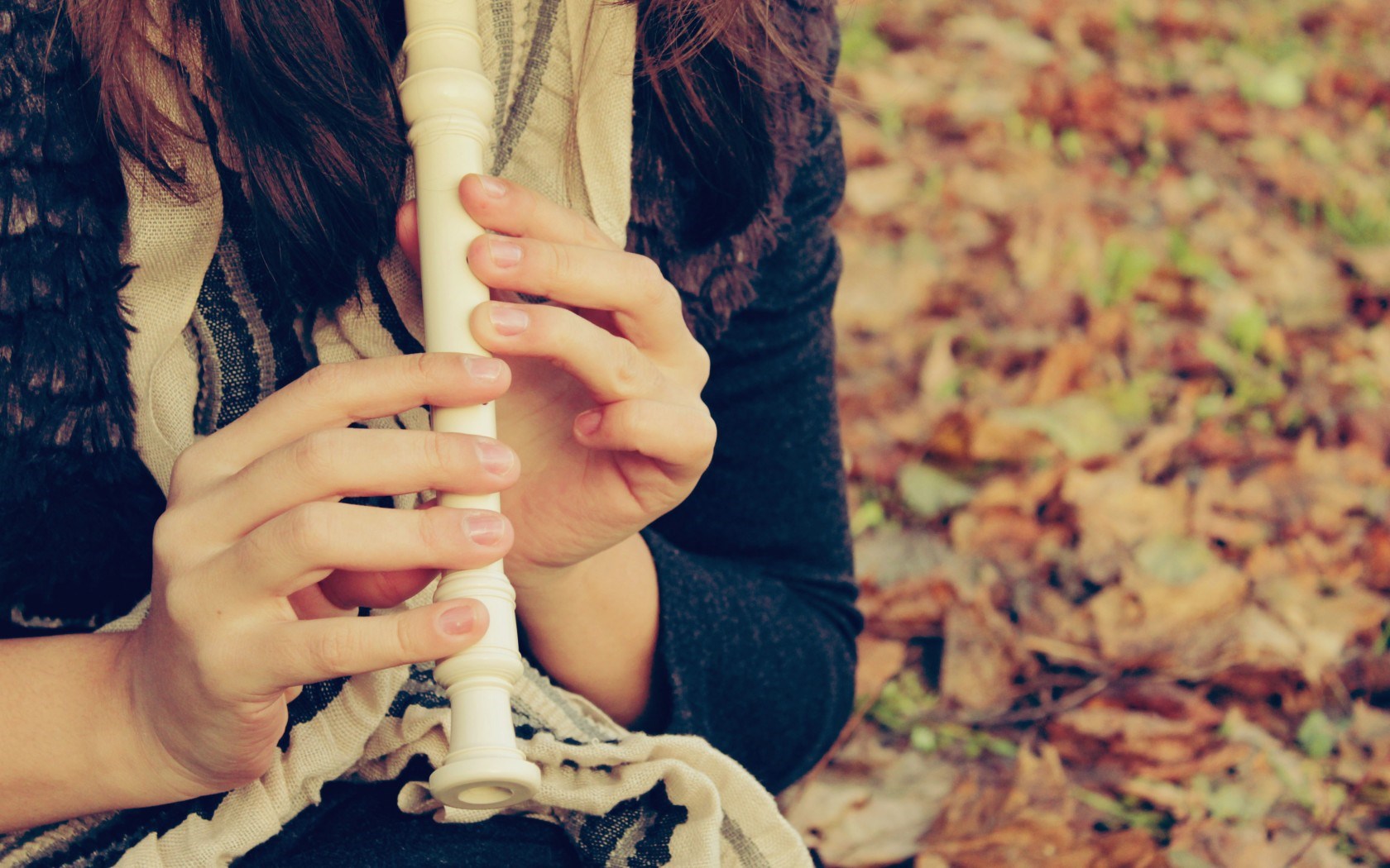 Girl Flute Fall - HD Wallpaper 