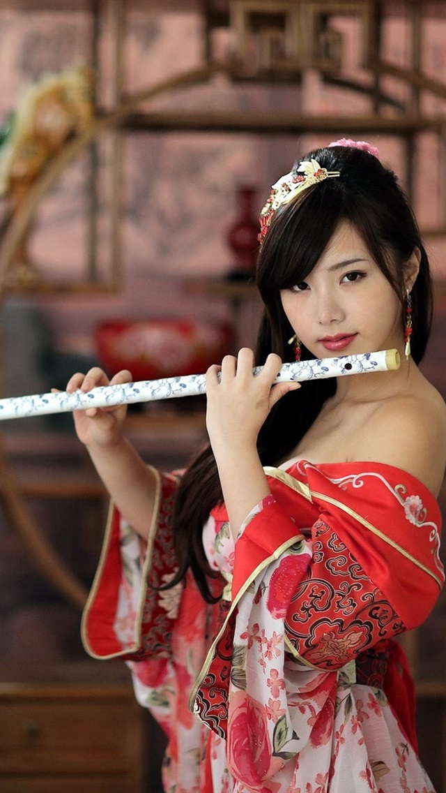Iphone Wallpaper Red Dress Girl, Playing Flute - Beautiful Chinese Girl Flute - HD Wallpaper 