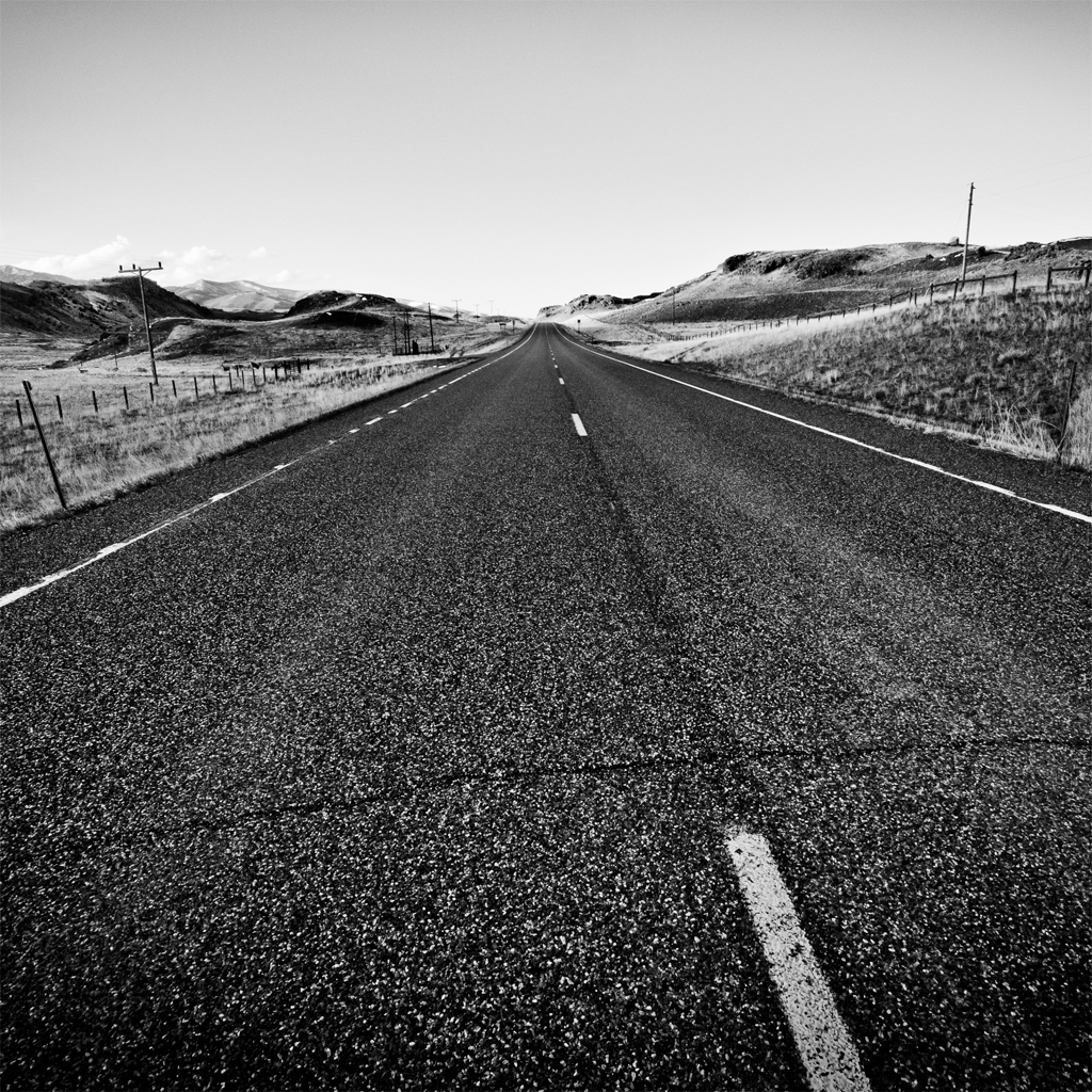 Black And White Road - HD Wallpaper 