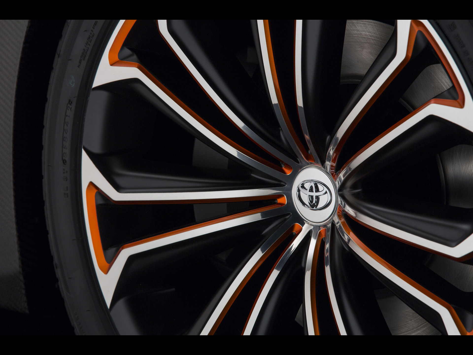 Llanta De Toyota Corolla - HD Wallpaper 