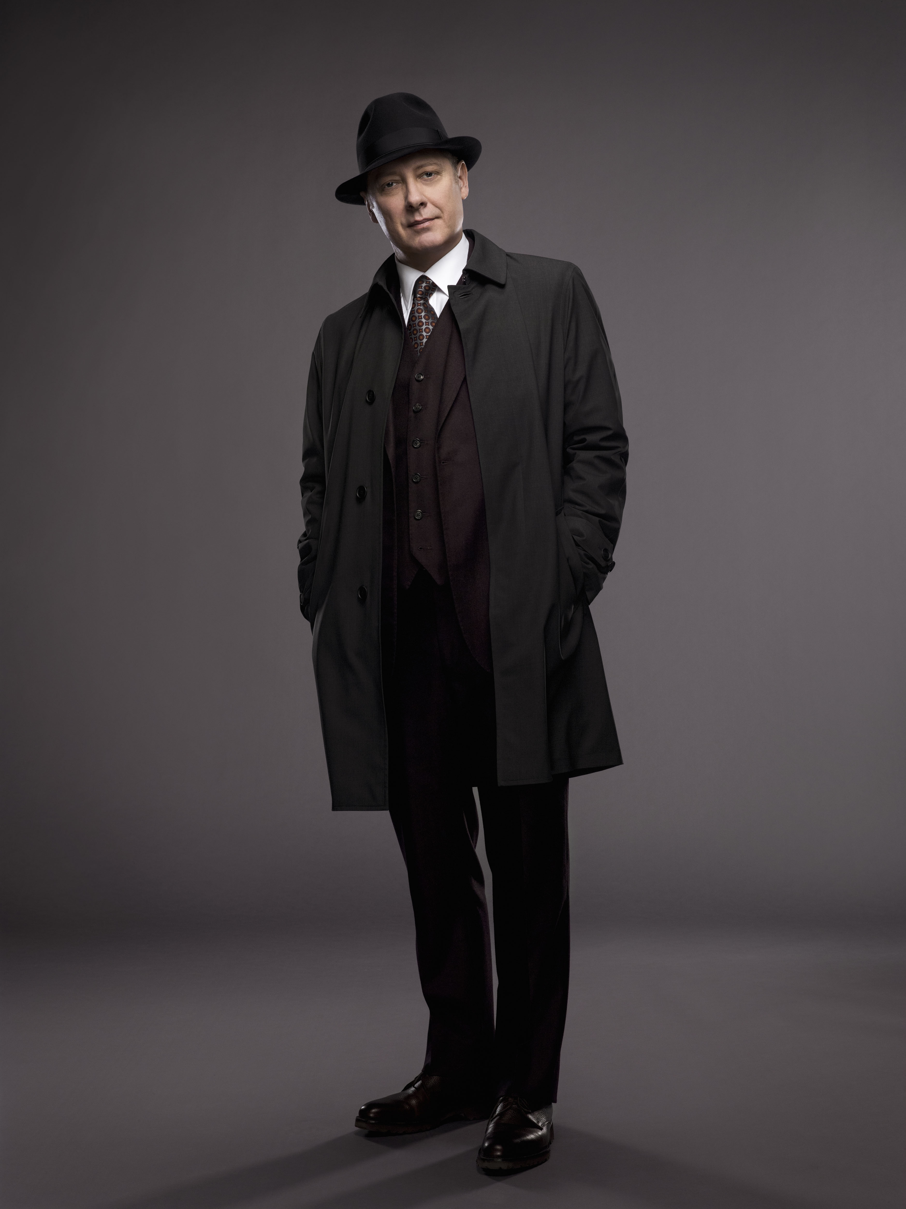 Blacklist Raymond Reddington Coats - HD Wallpaper 