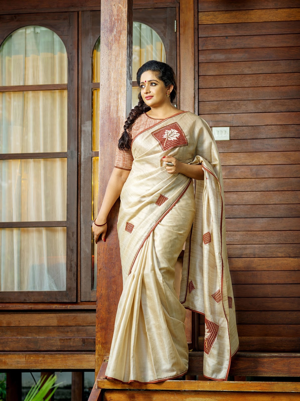 Kavya Madhavan Kerala Saree - HD Wallpaper 