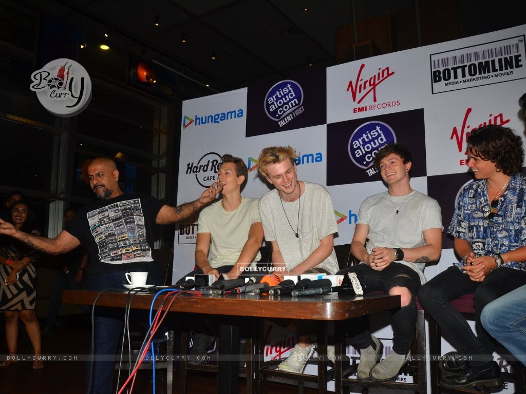 The Vamps In Mumbai With Shekhar Ravjiani And Vishal - Artistaloud.com - HD Wallpaper 