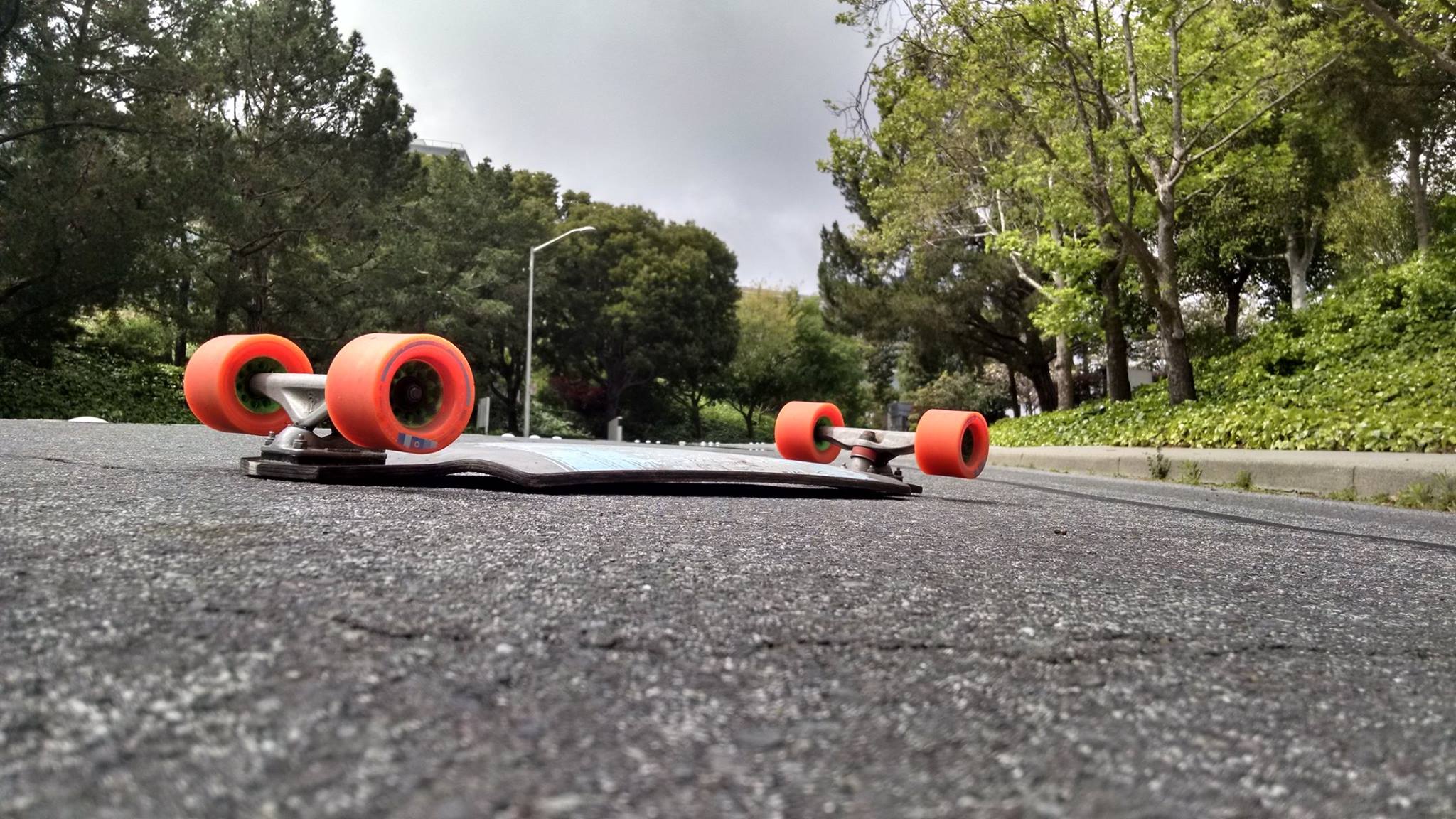 Speed Control Longboardaz - Curb - HD Wallpaper 