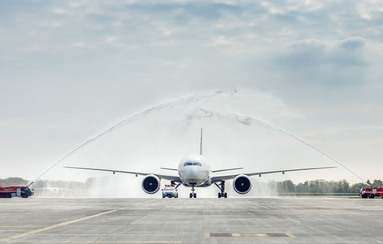 Photo Wallpaper The Plane, Ukraine, Kiev, Boeing 777, - Самолет И Пожарная Машина - HD Wallpaper 