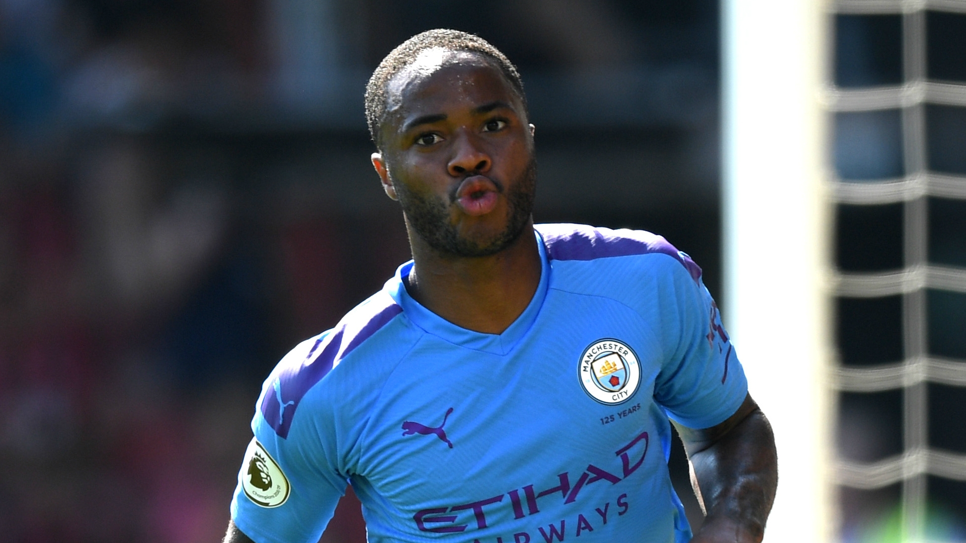 Manchester City Star Raheem Sterling - Sterling Manchester City 2019 - HD Wallpaper 