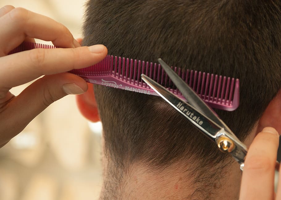 Person Cutting Person S Hair Using Scissors And Comb, - Nayee Brahmin - HD Wallpaper 