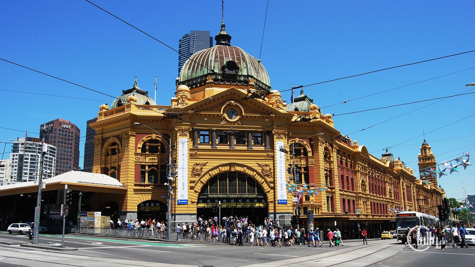 Flinders Street Railway Station - HD Wallpaper 
