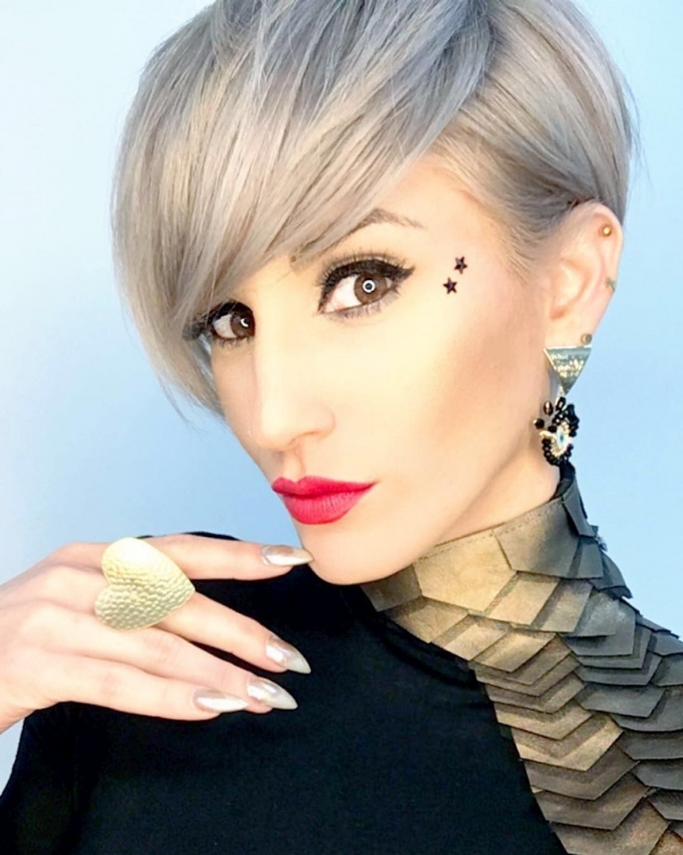 Silver Grey Short Hairstyle - Bob Cut - HD Wallpaper 