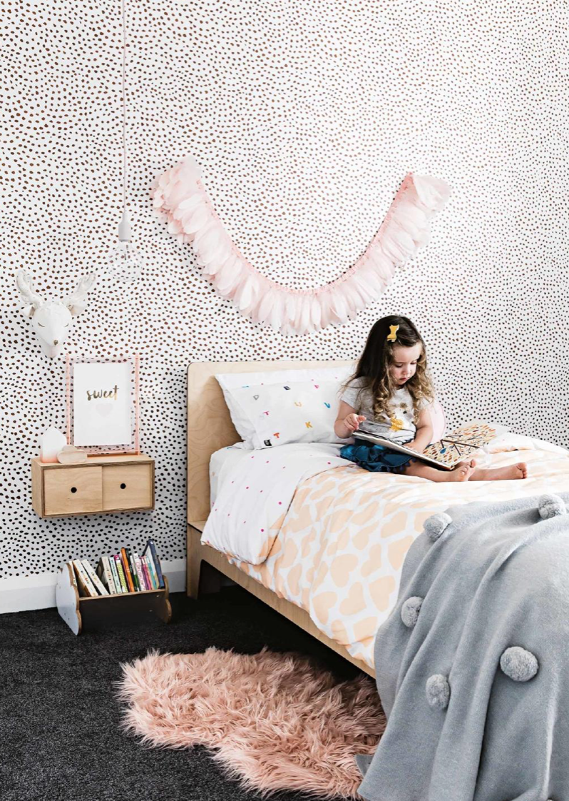 Girls Bedroom Wallpaper - HD Wallpaper 