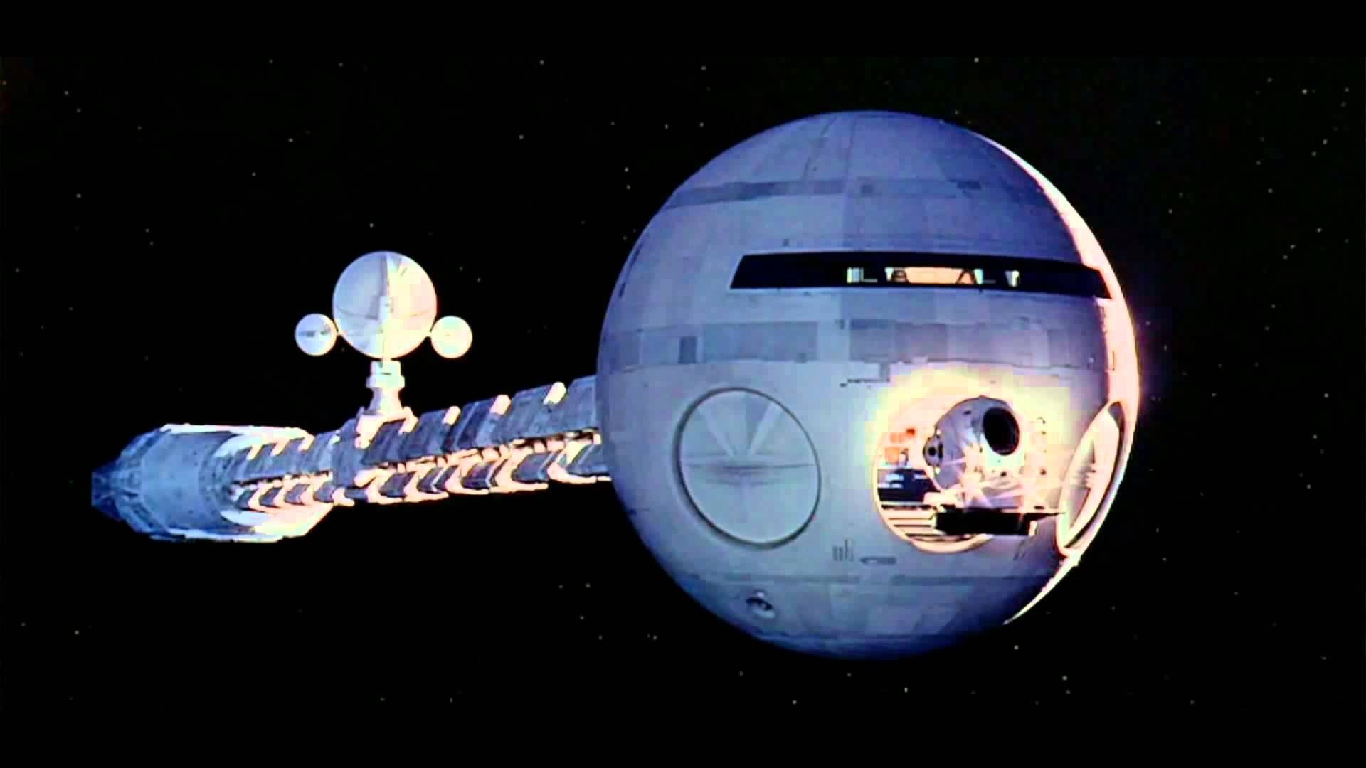 The Discovery On Its Way To Jupiter In - 2001 A Space Odyssey Ship - HD Wallpaper 