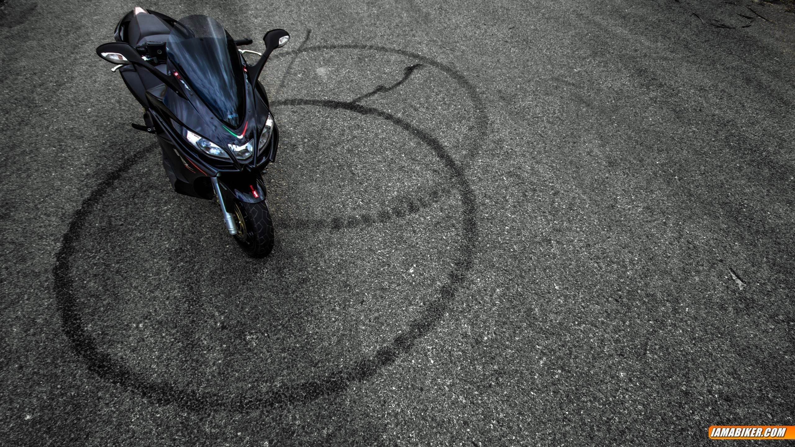 Aprilia Srv 850 Full Black - HD Wallpaper 