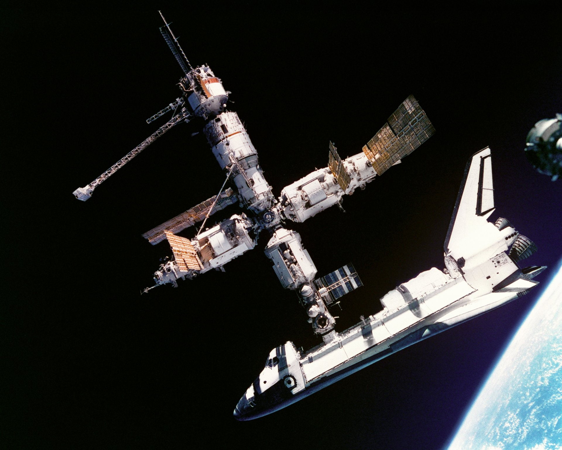 International Space Station Space Shuttle - HD Wallpaper 
