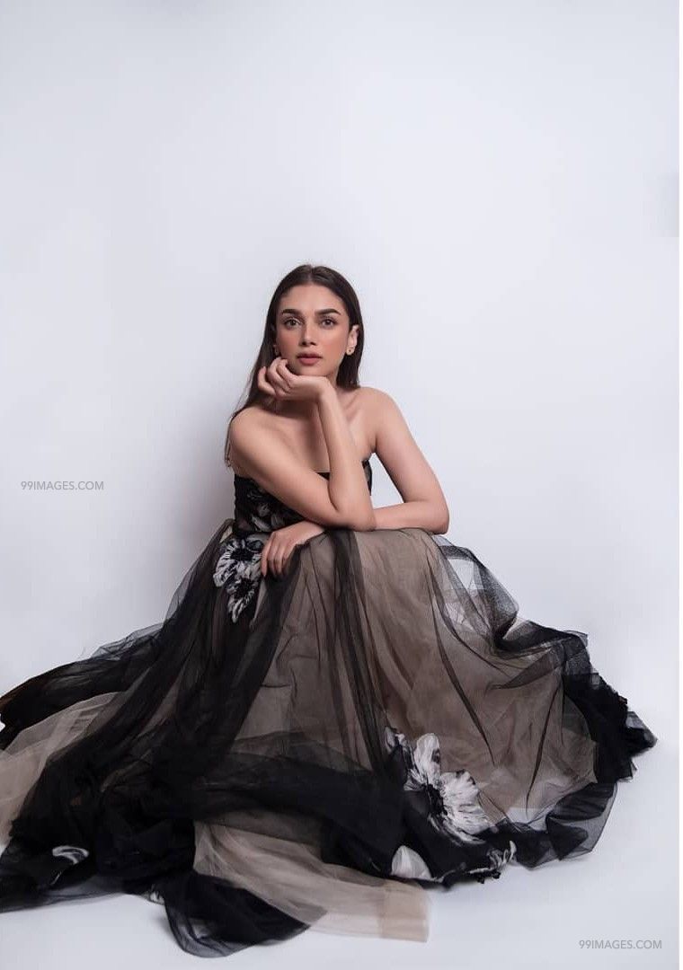 Aditi Rao Hydari Hot Hd Photos & Mobile Wallpapers - HD Wallpaper 