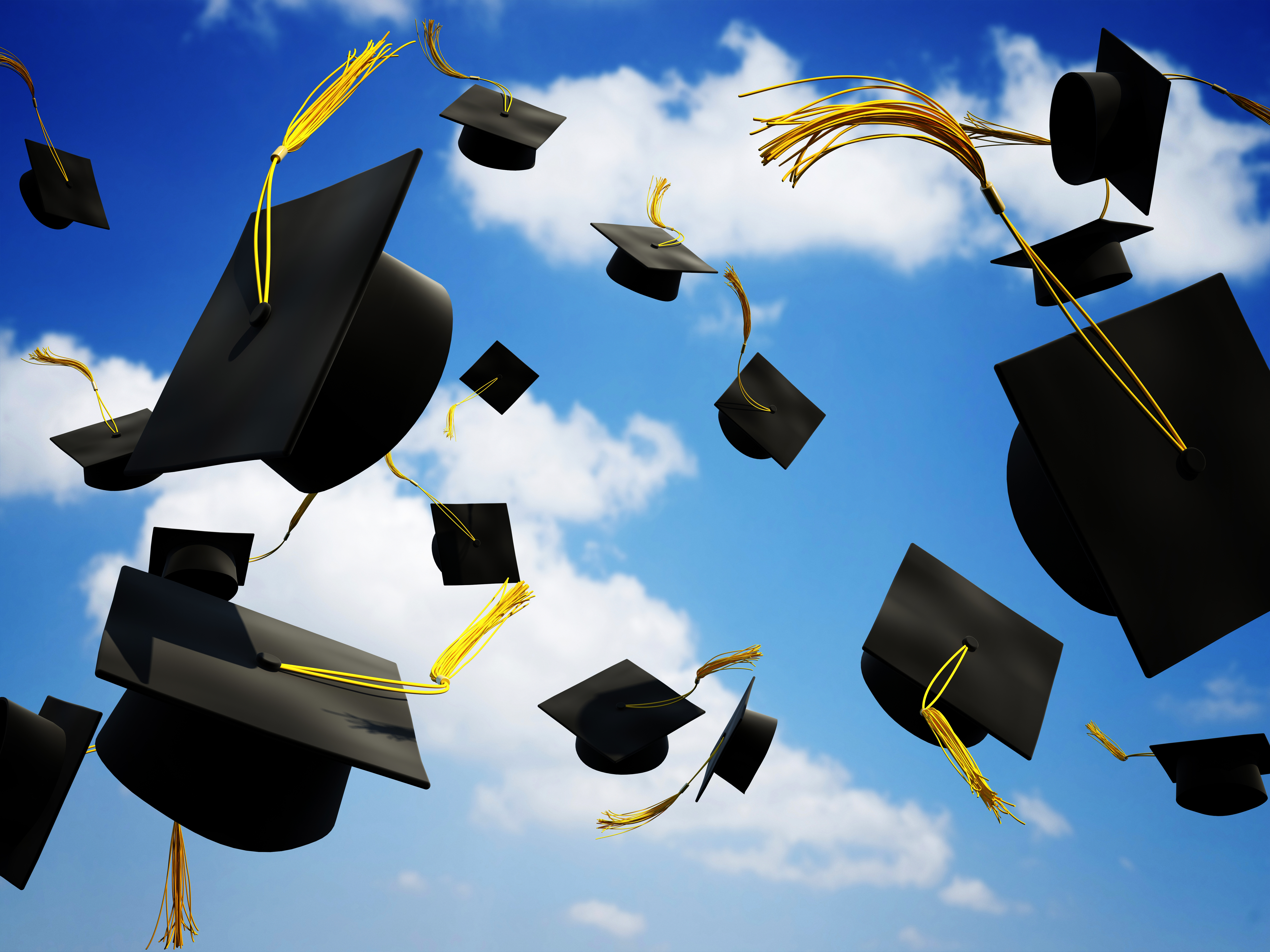Graduation Caps Thrown In The Air - Graduation Caps Being Thrown - HD Wallpaper 