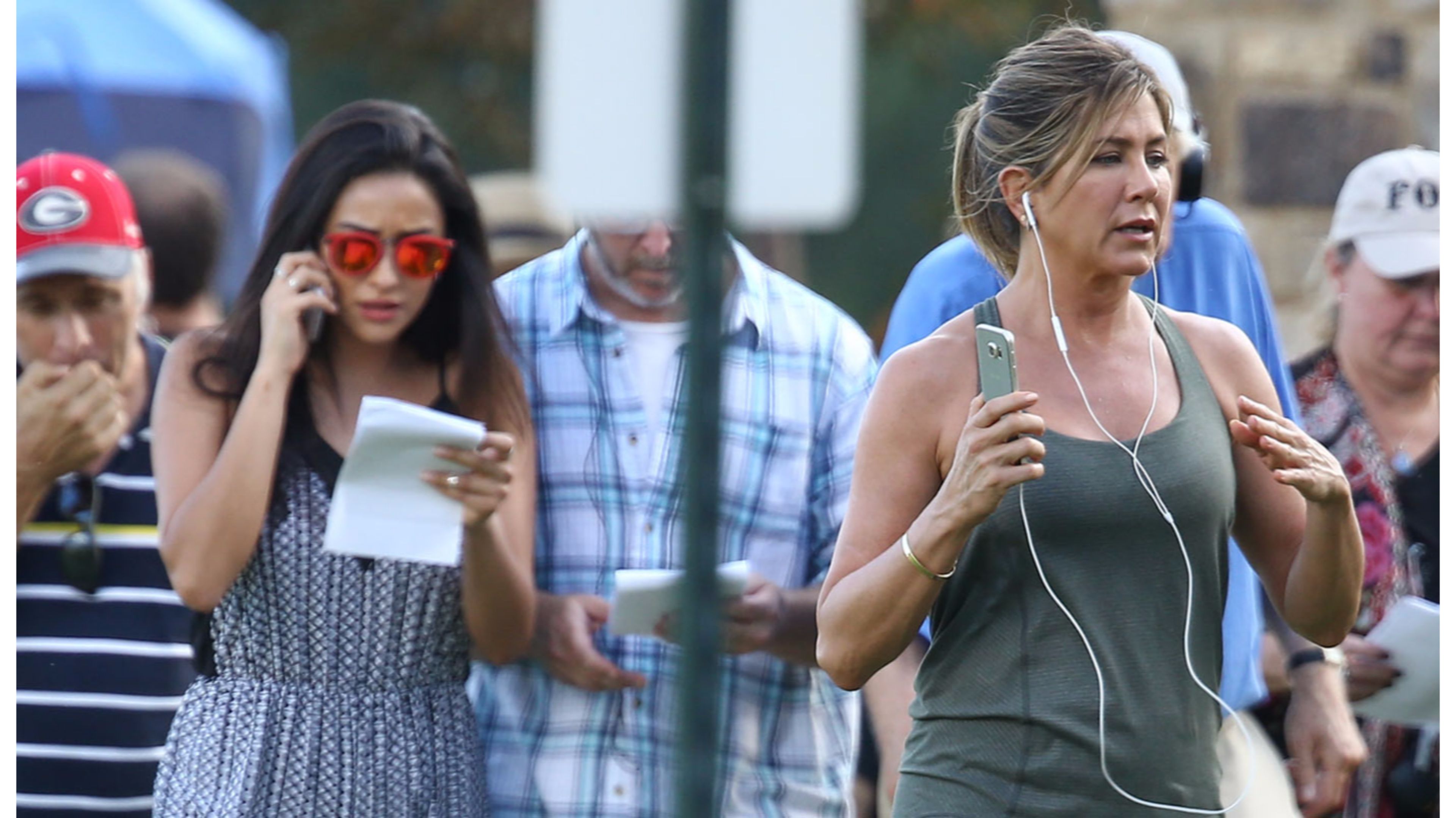 Shay Mitchell Mothers Day Movie Wallpaper - Shay Mitchell Mother's Day Film - HD Wallpaper 