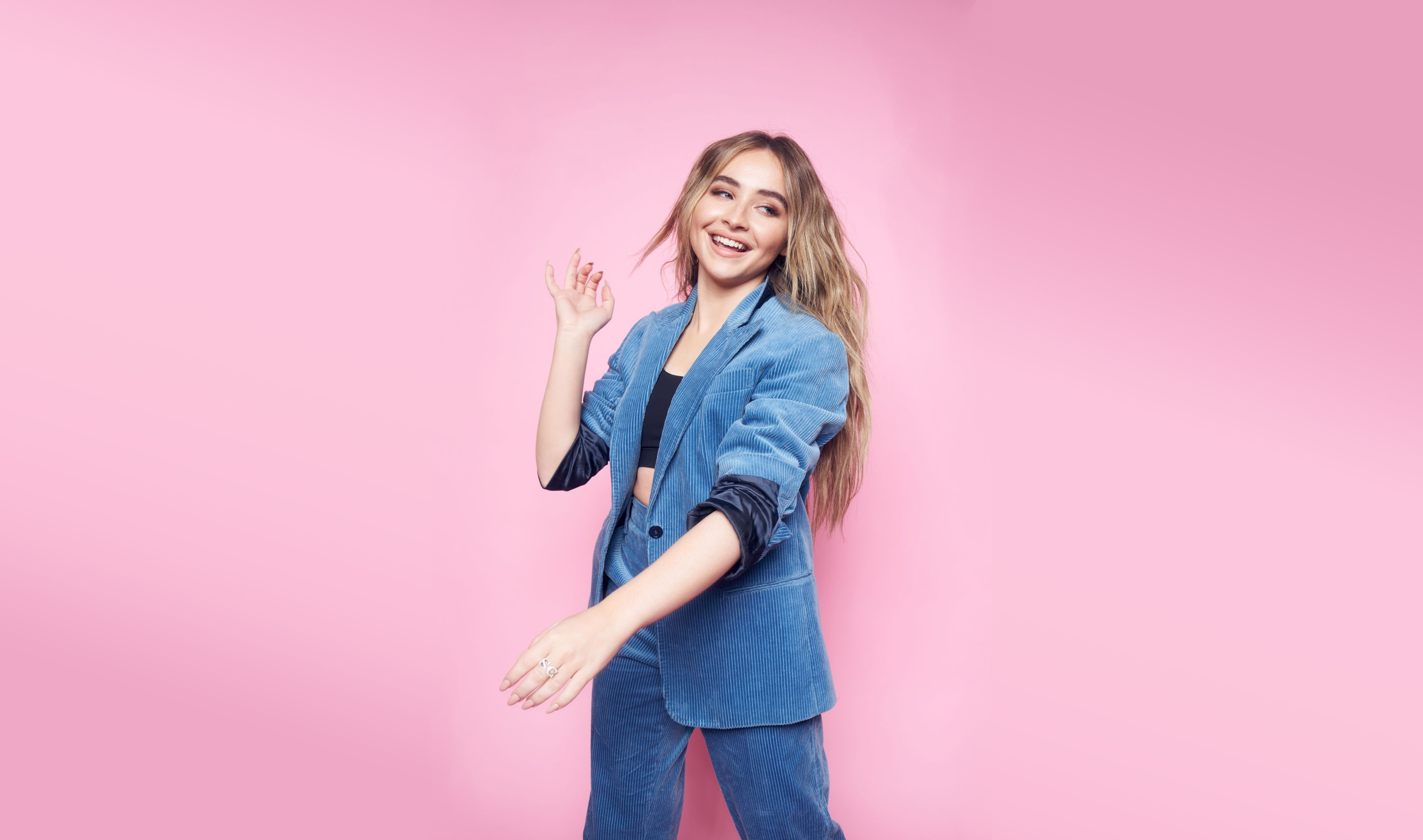 Sabrina Carpenter 4k - HD Wallpaper 
