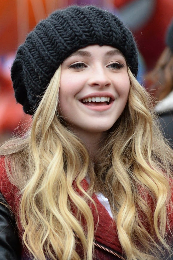 Sabrina Carpenter With Hats - HD Wallpaper 