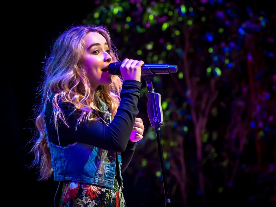 Wallpaper Sabrina Carpenter, Actress, Singer, Hairs, - Singer Girl - HD Wallpaper 
