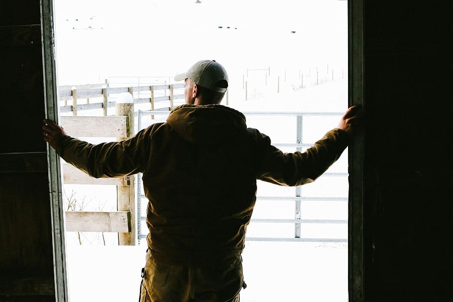 United States, Cooperstown, Farmer, Snow, Barn, Carhartt, - Standing - HD Wallpaper 