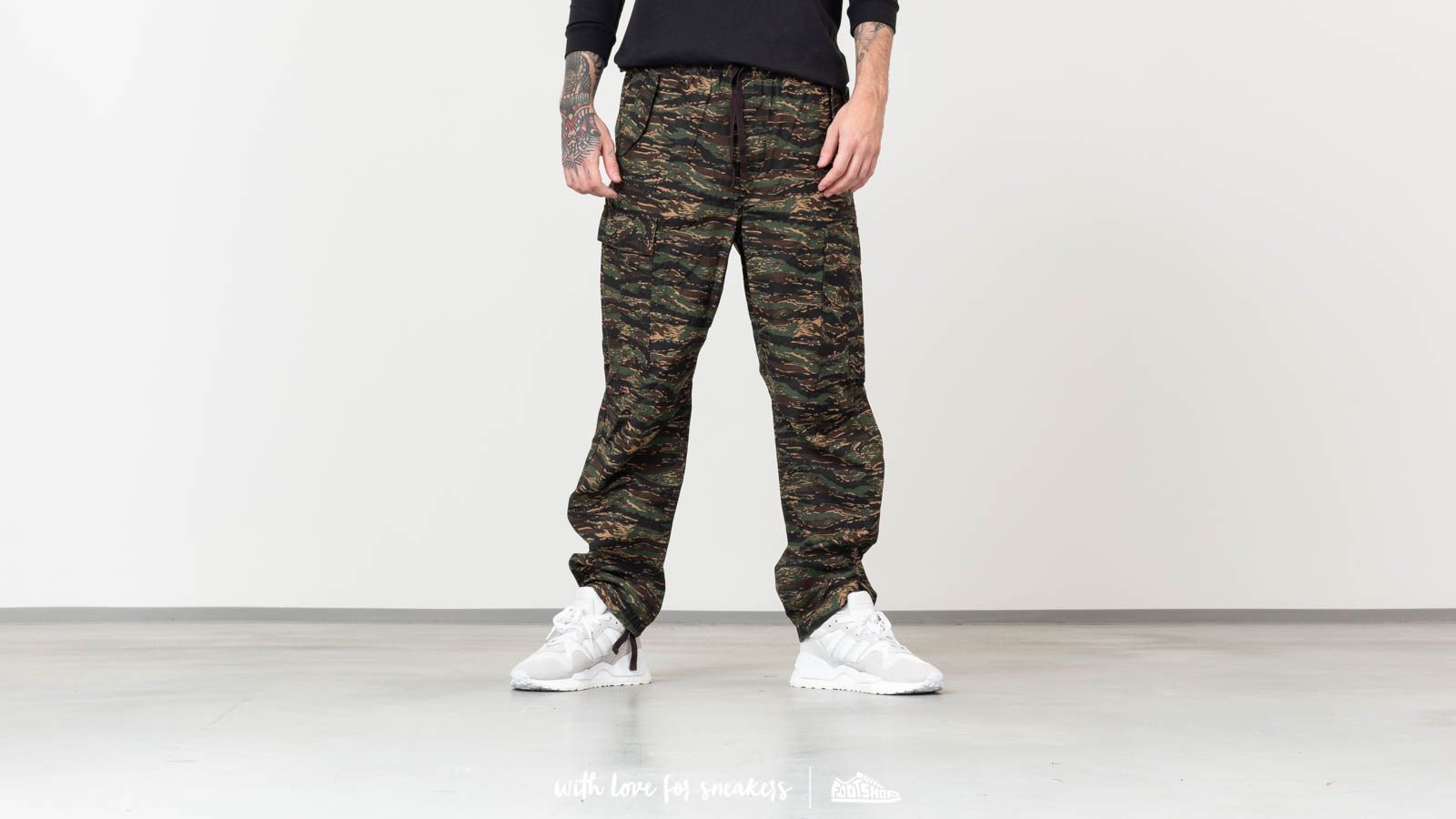 Carhartt Wip Camper Pant - Carhartt Tiger Camo Pants - HD Wallpaper 