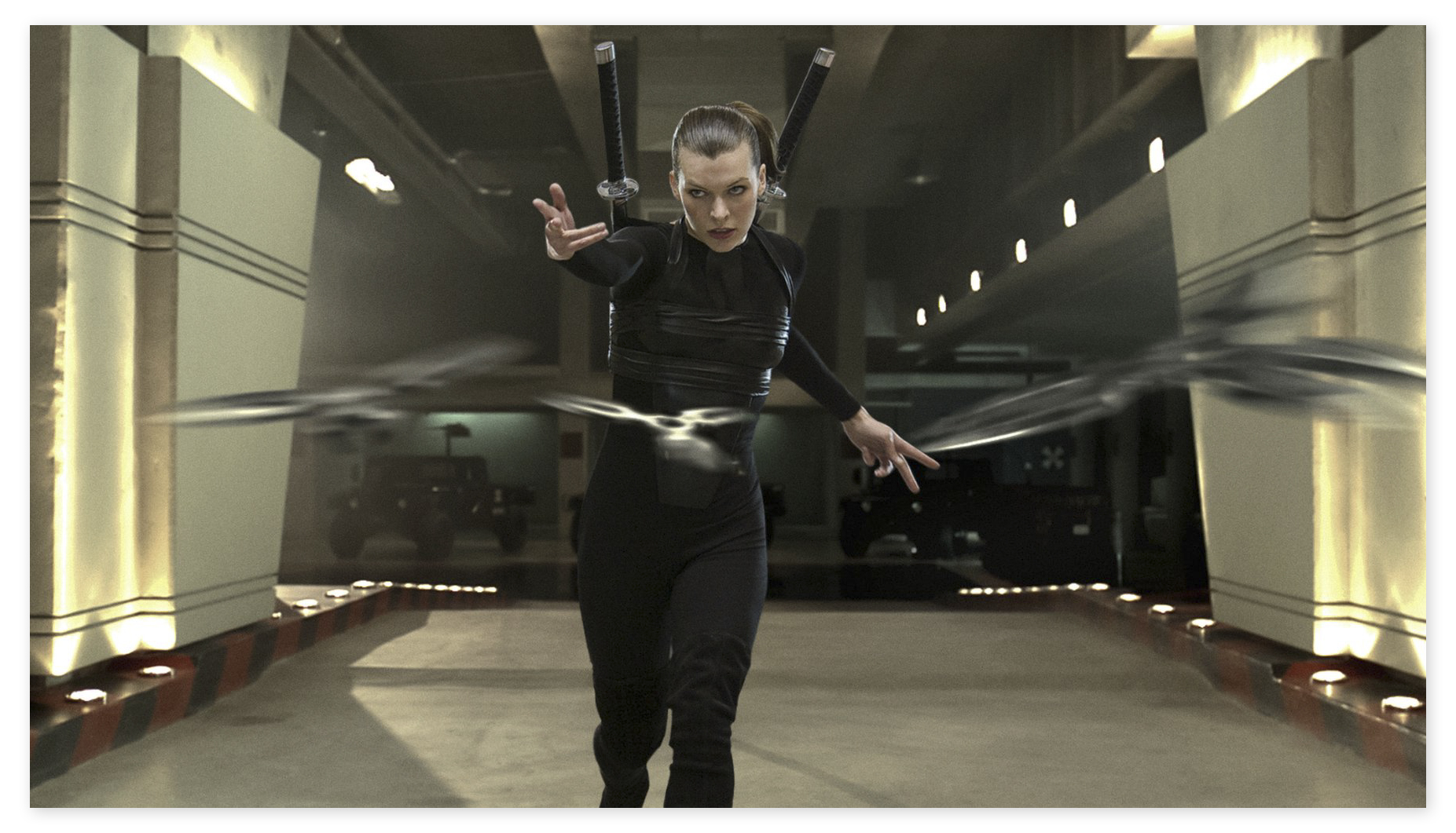 Milla Jovovich Resident Evil Afterlife Wallpaper - Milla Jovovich Resident Evil Afterlife - HD Wallpaper 