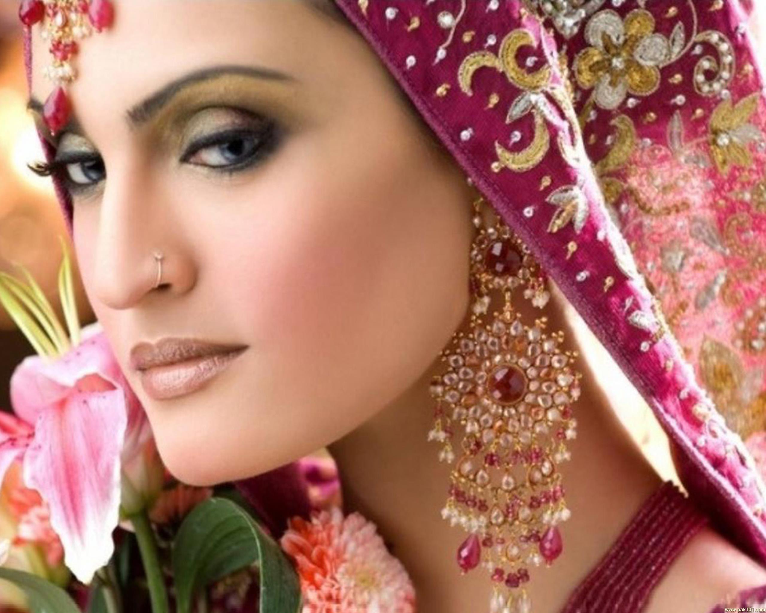 Nadia Hussain - HD Wallpaper 