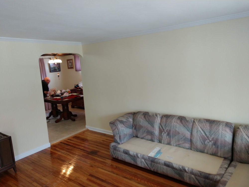 Studio Couch - HD Wallpaper 