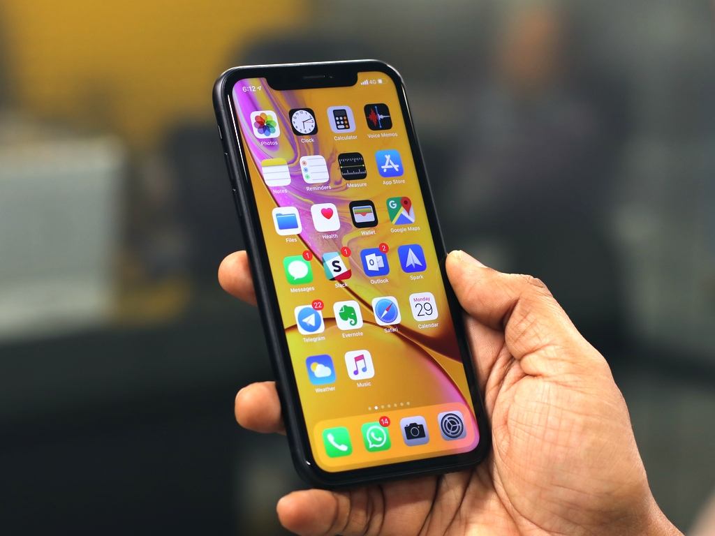 Apple Iphone Xr Review - Oneplus 6t Or Iphone Xr - HD Wallpaper 
