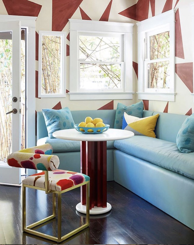 Porter Teleo Abstact Painted Walls - Living Room - HD Wallpaper 