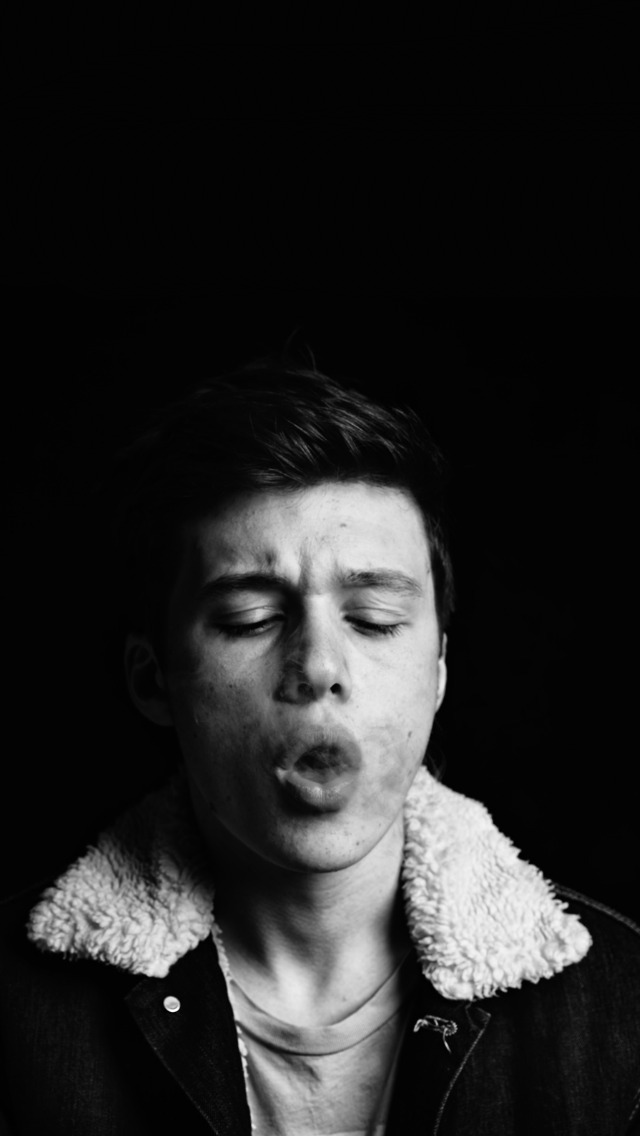 Nick Robinson - 640x1136 Wallpaper - teahub.io