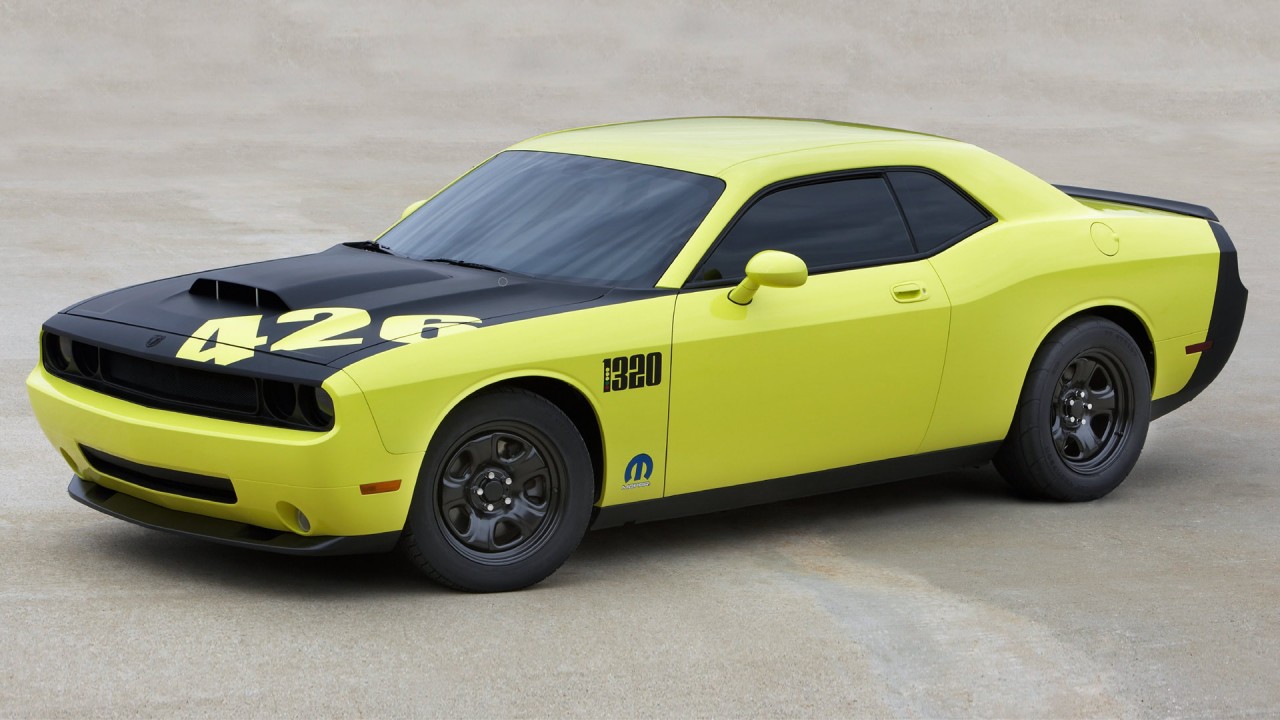 Dodge Challenger 1320, Mopar Wallpapers - Yellow And Black Muscle Car - HD Wallpaper 