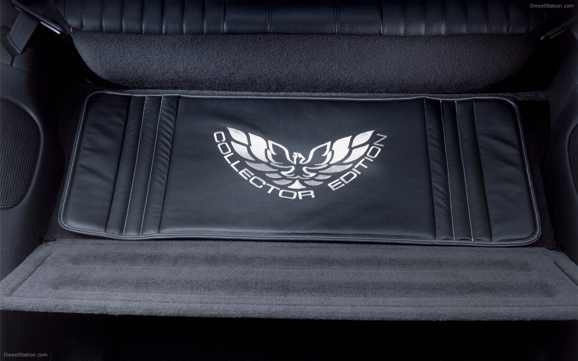 Pontiac Firebird Trans Am Edition - Trans Am Trunk Mat - HD Wallpaper 