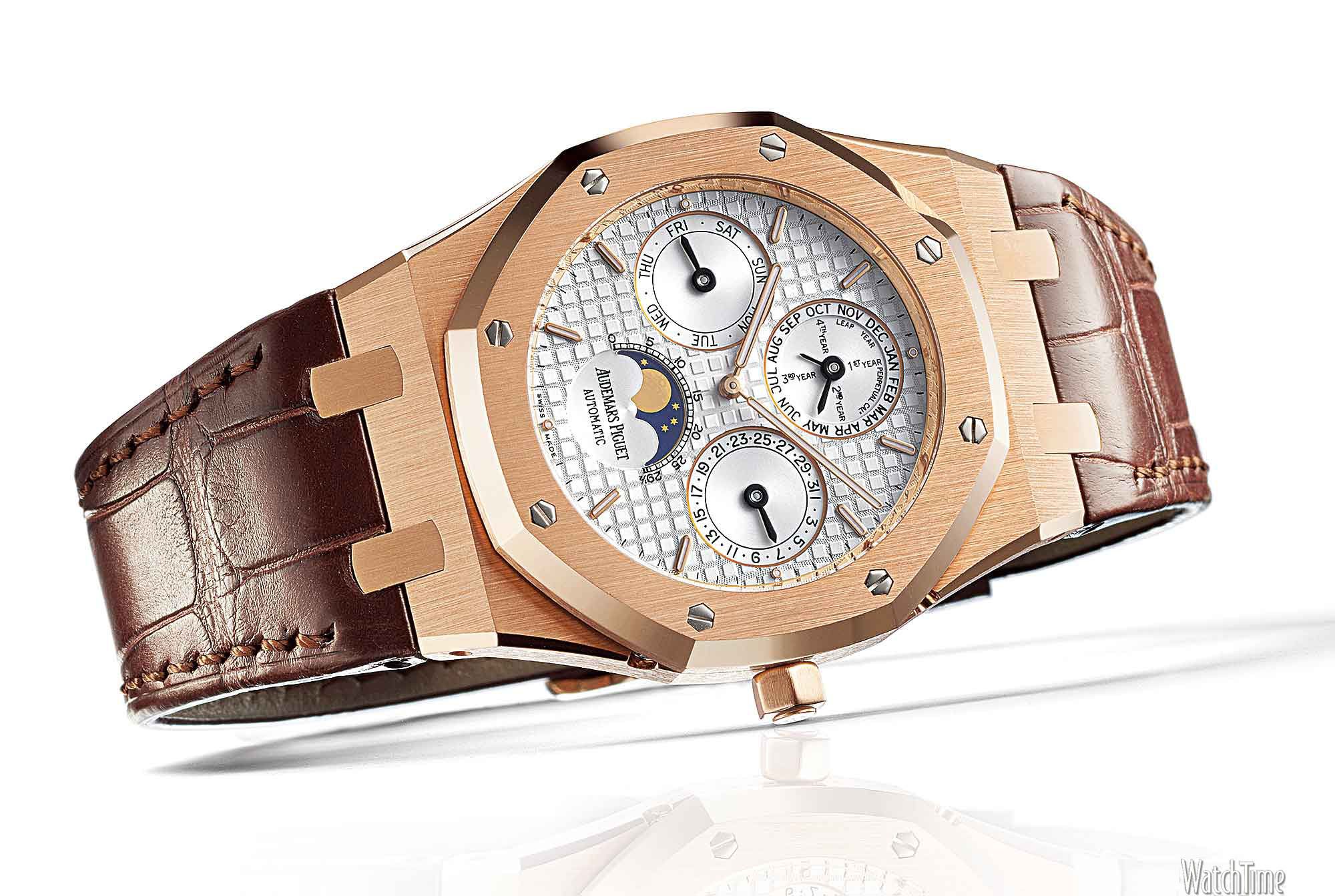 Analog Watch - HD Wallpaper 