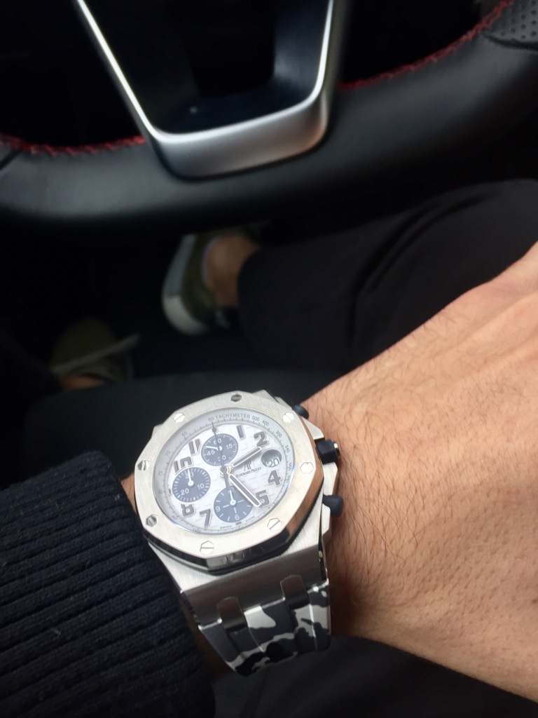 Analog Watch - HD Wallpaper 