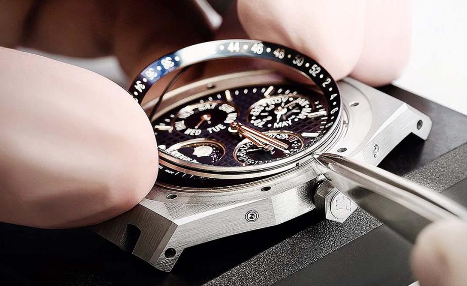 Analog Watch - HD Wallpaper 