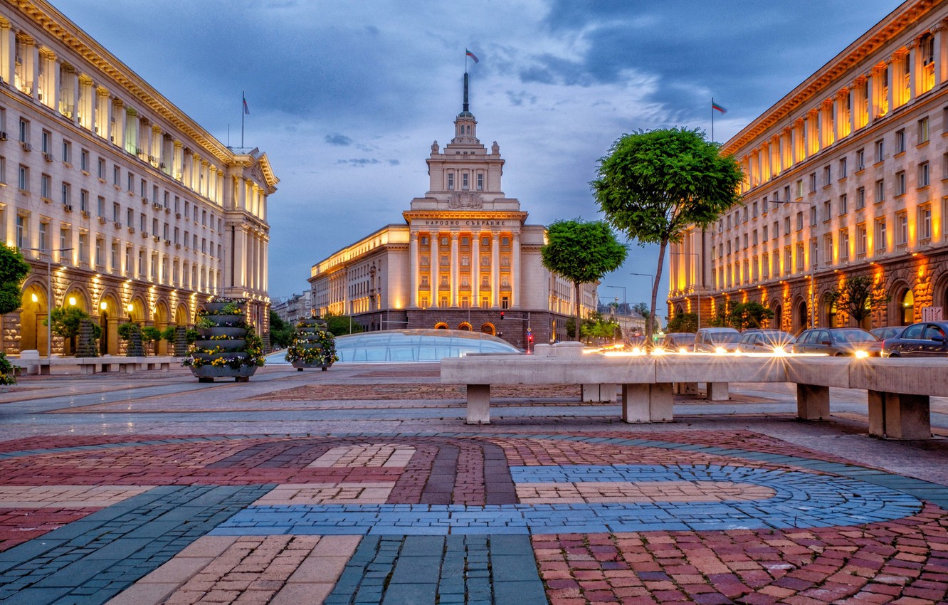 Photo Wallpaper The Sky, Clouds, Trees, Machine, Lights, - Town Square - HD Wallpaper 