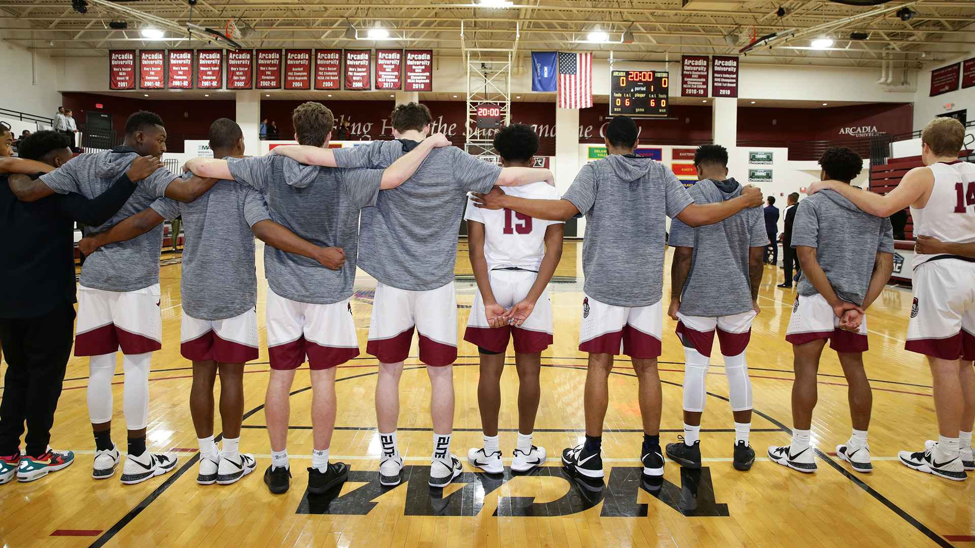 Huddle - HD Wallpaper 