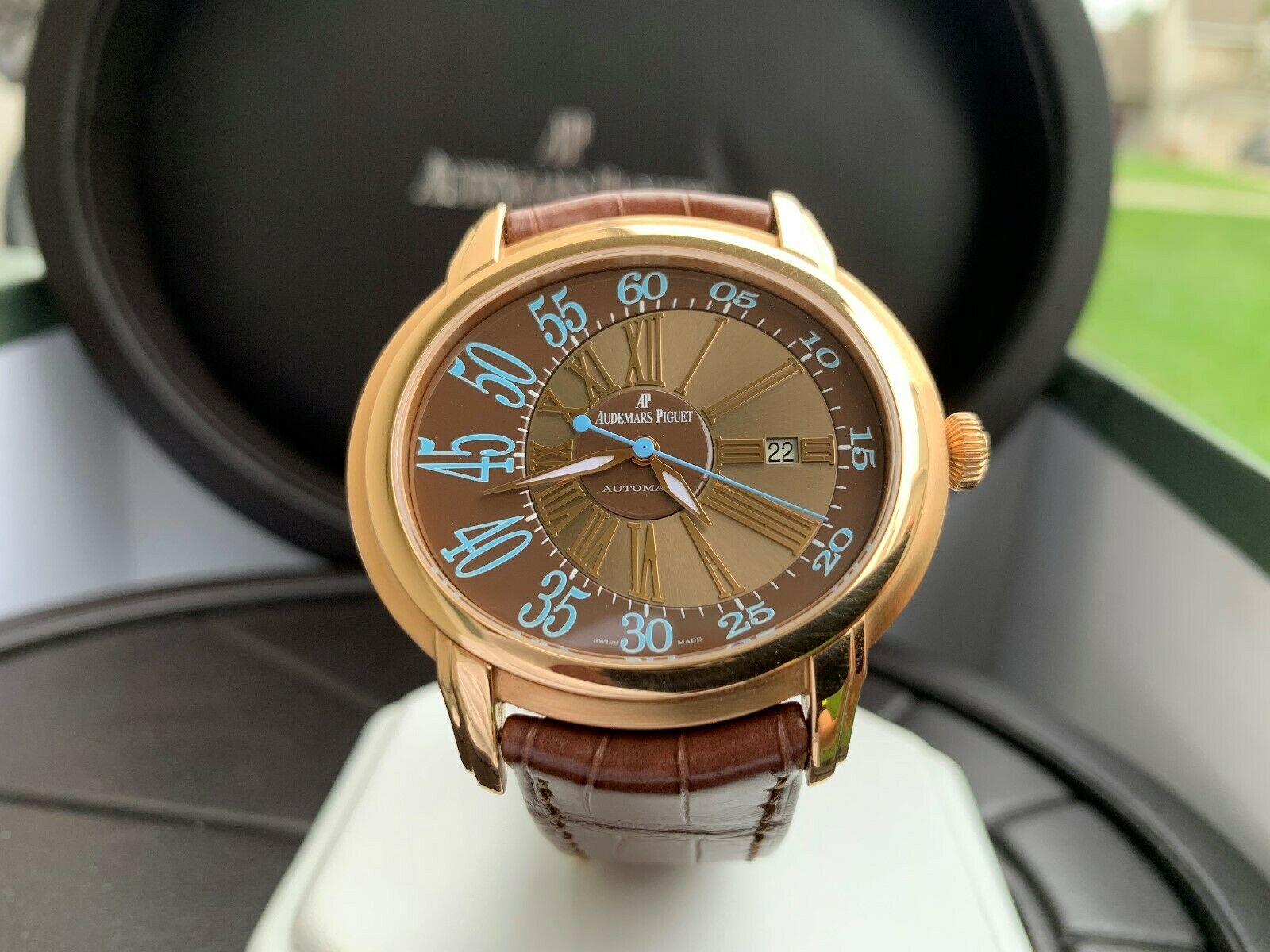 Analog Watch - HD Wallpaper 