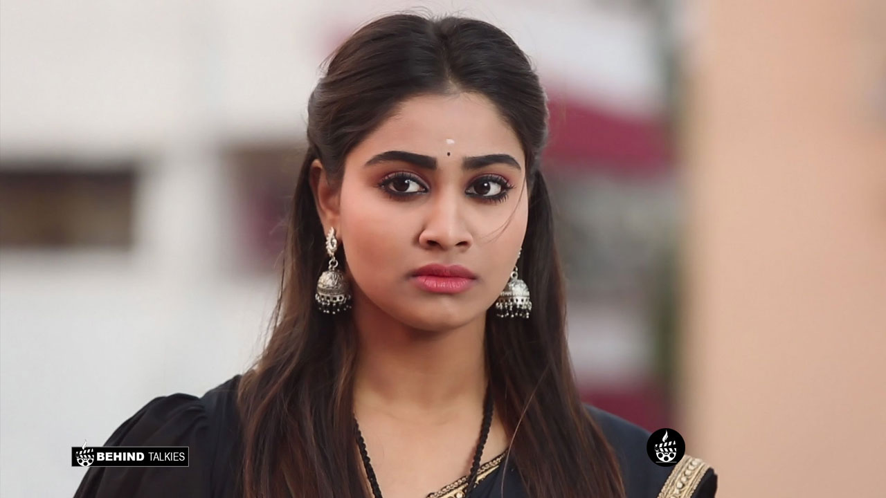 Pagal Nilavu Sneha - Shivani Narayanan In Pagal Nilavu - HD Wallpaper 