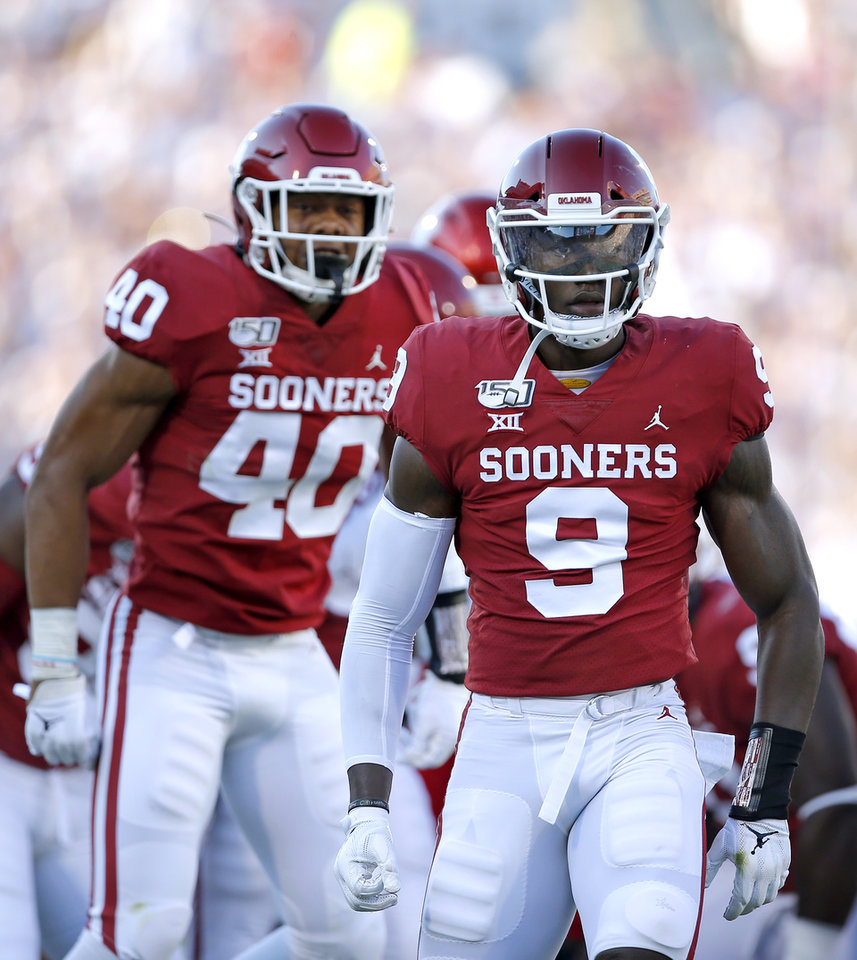 Oklahoma S Kenneth Murray Celebrates A Sack In The - Kenneth Murray - HD Wallpaper 