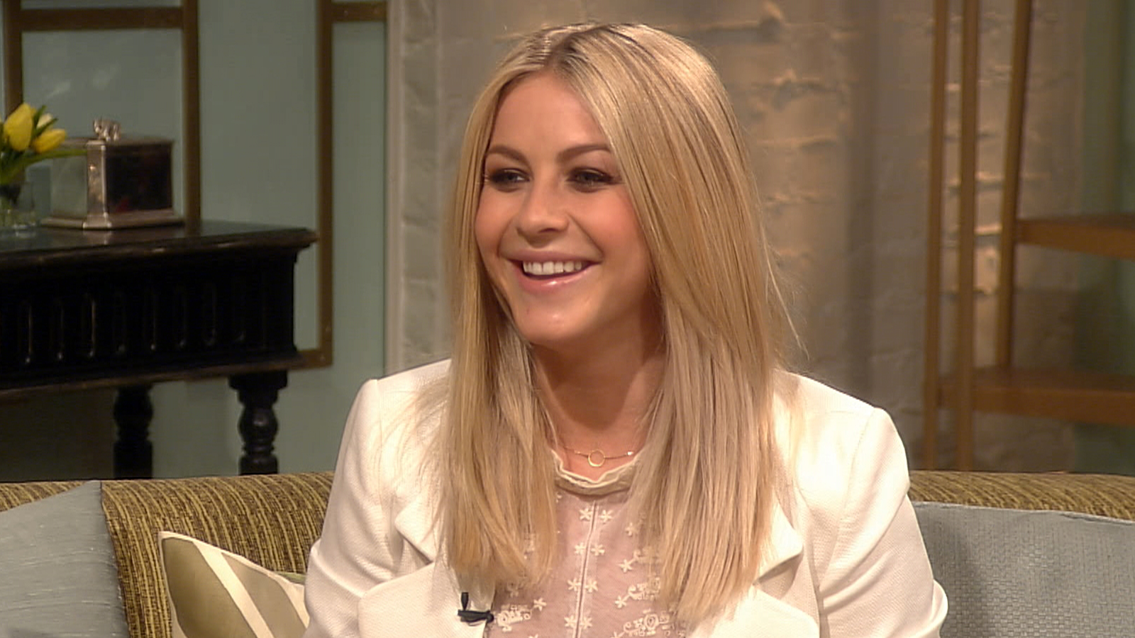 Blond - HD Wallpaper 