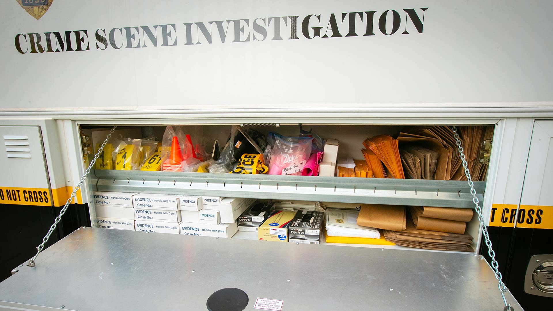 Crime Scene Investigation Equipment - Display Case - HD Wallpaper 