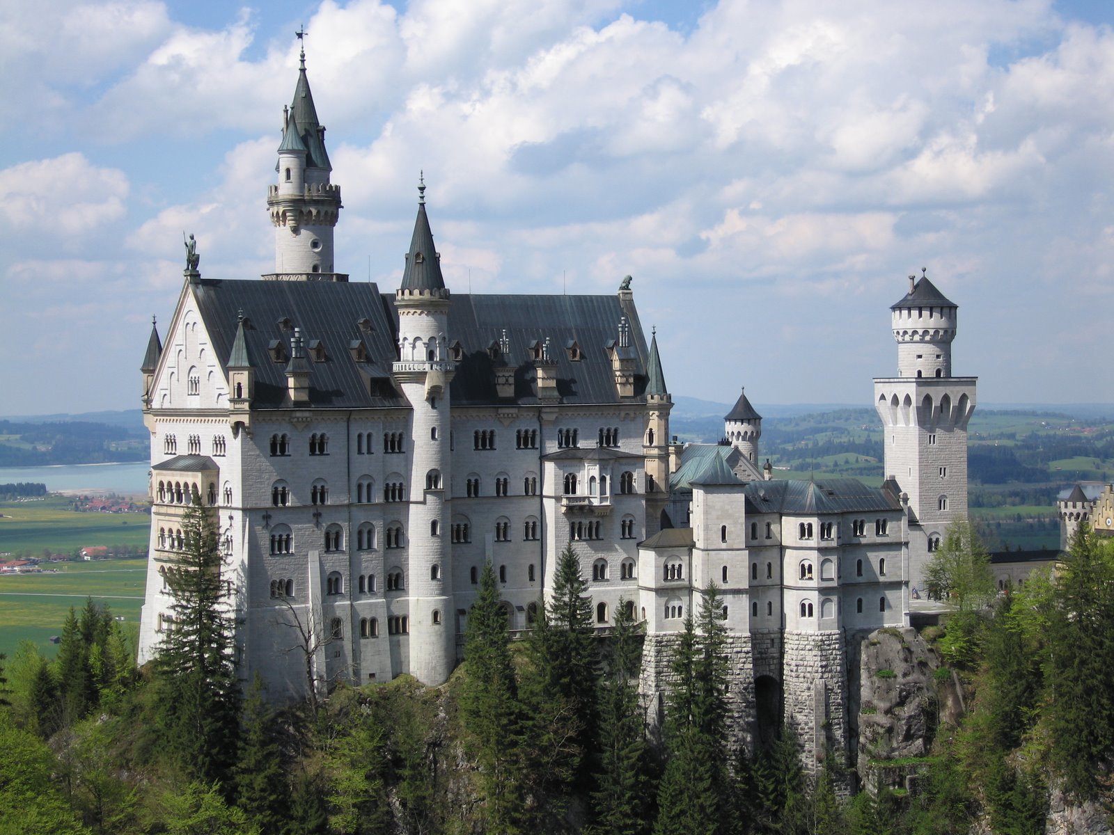High Resolution Neuschwanstein Castle Hd Wallpaper - Neuschwanstein Castle - HD Wallpaper 