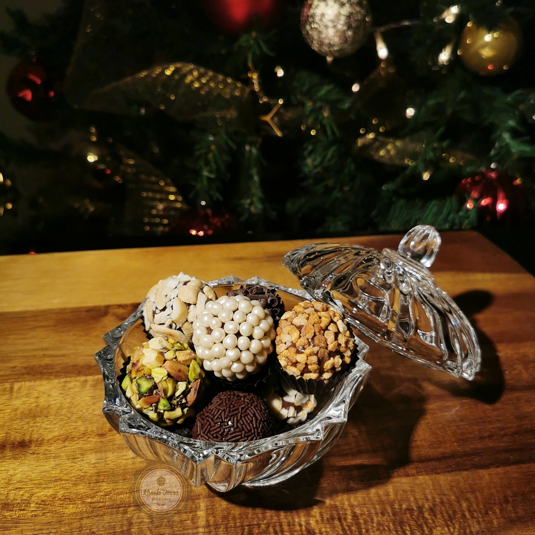 Christmas Tree - HD Wallpaper 