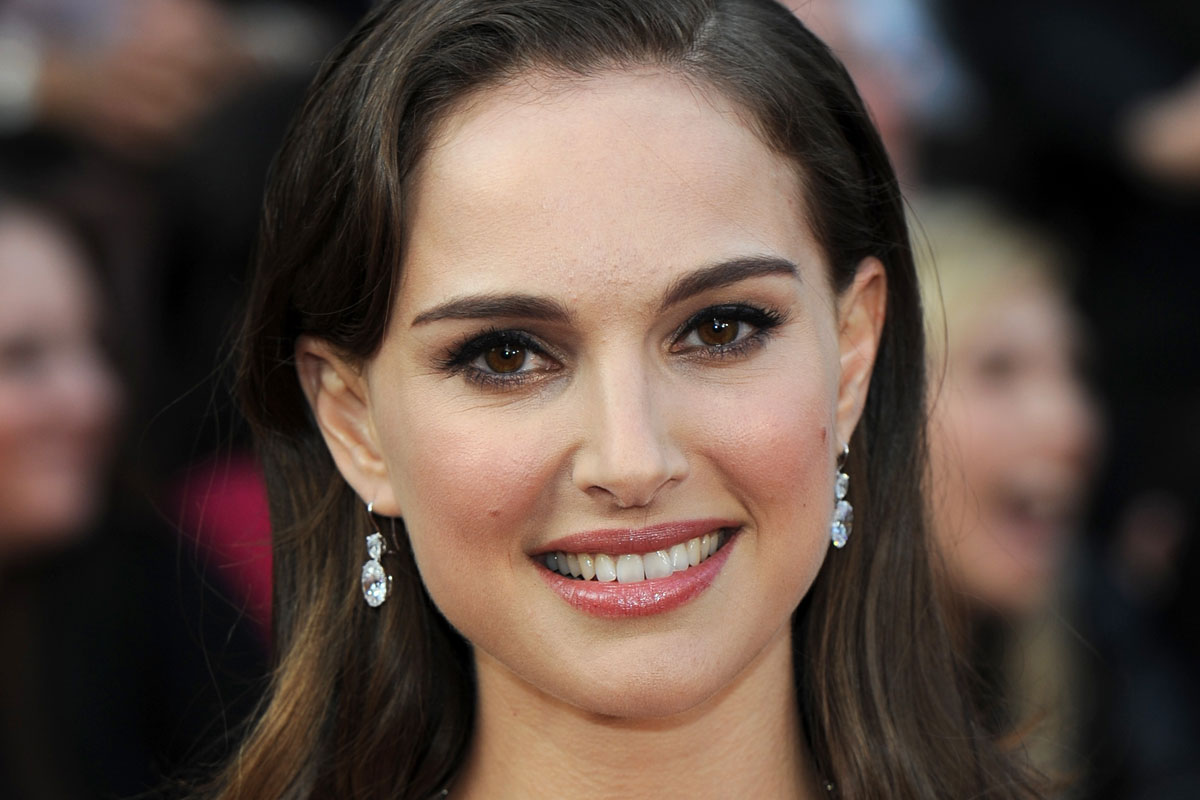 Natalie Portman Oscar 2012 - HD Wallpaper 