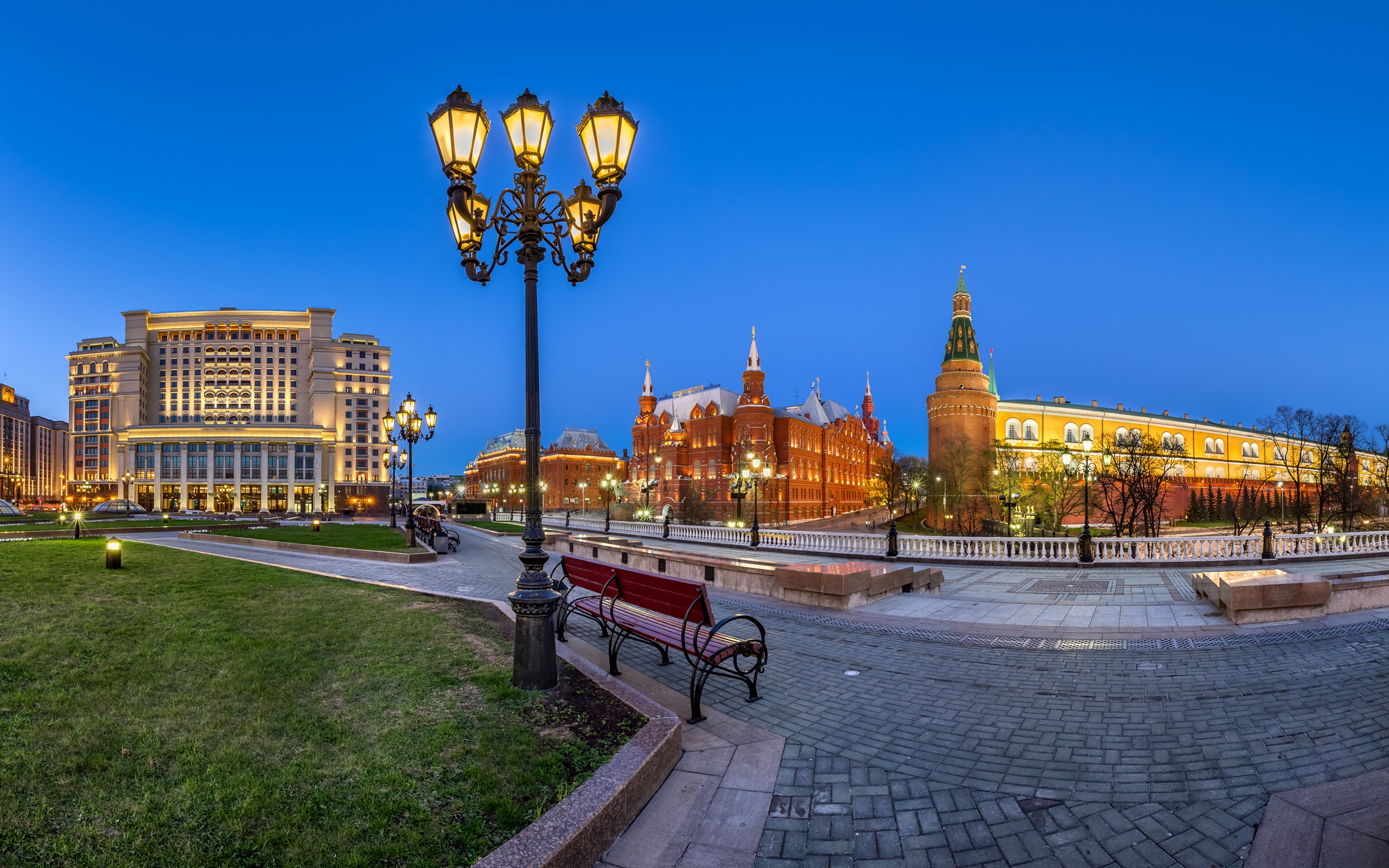 Manezh Square Moscow - HD Wallpaper 