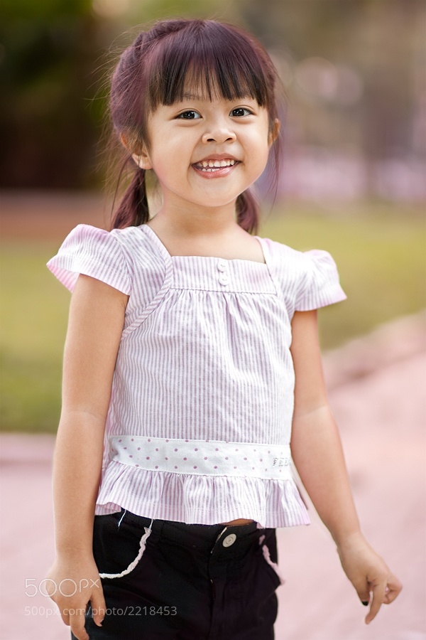 Cute Girl Wallpaper Desktop - Kutty Baby Girl - HD Wallpaper 